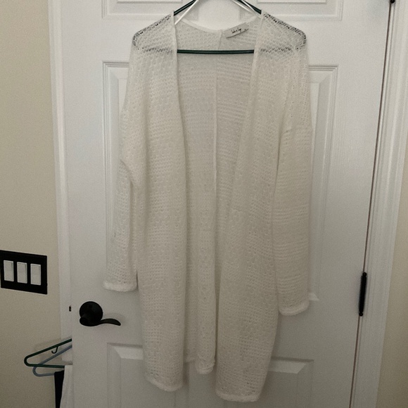 Long sleeve white sweater duster.  39” long.  Lightweight.  V good condition. M. - Picture 1 of 6